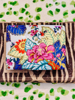 Load image into Gallery viewer, 1980s Tobacco Leaf Playing Card Box
