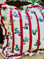 Load image into Gallery viewer, Pair of Vintage Chintz Waverly Shams

