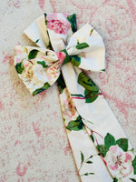 Load image into Gallery viewer, Custom Willow &amp; Pearls Bow for Marissa
