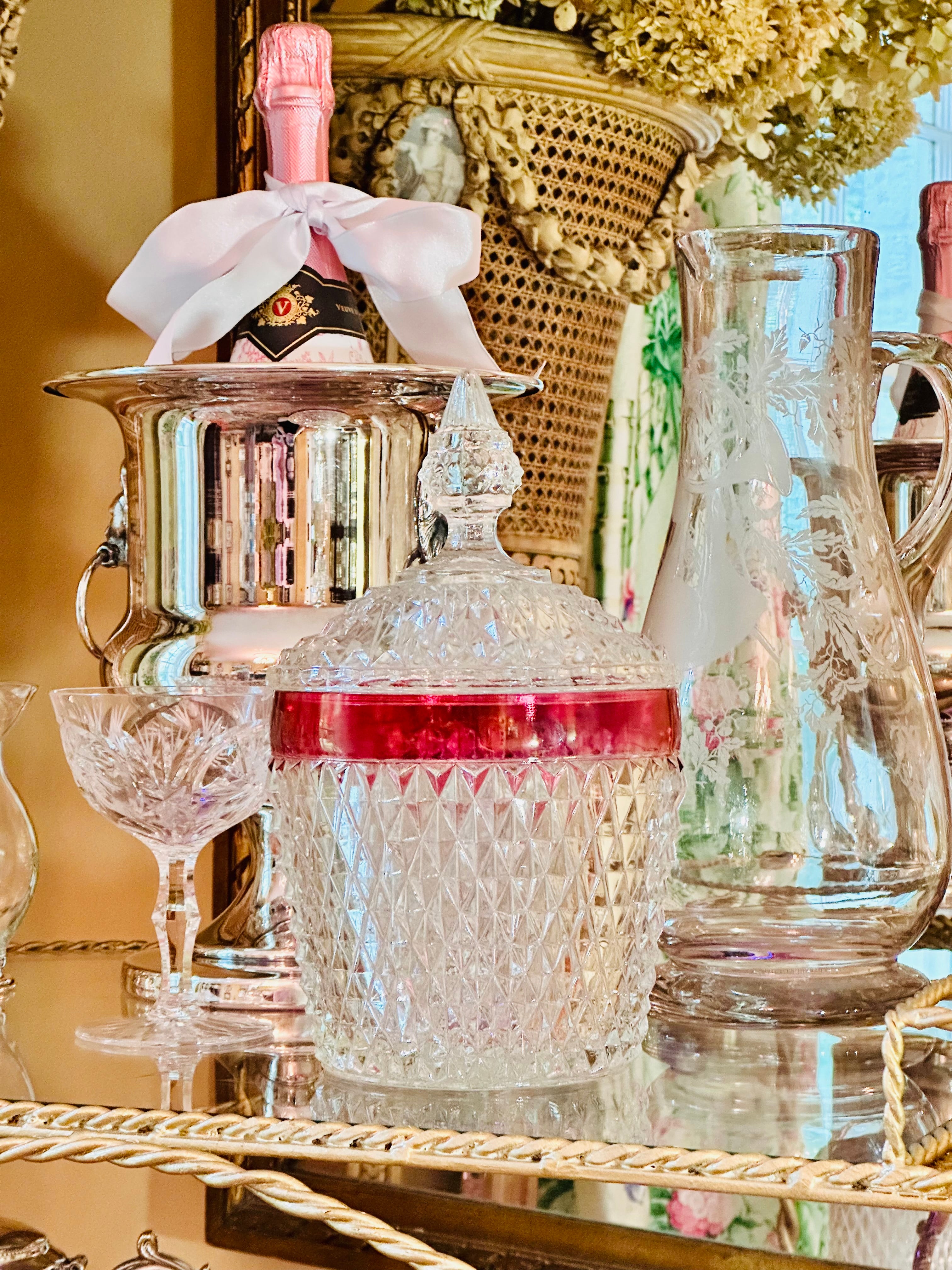 Chic Diamond Point Ruby Ice Bucket