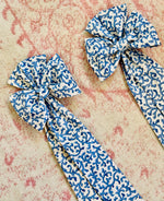 Load image into Gallery viewer, Vintage Waverly Savoy Willow &amp; Pearls Bows
