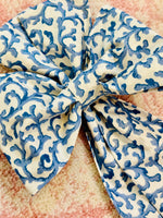 Load image into Gallery viewer, Vintage Waverly Savoy Willow &amp; Pearls Bows
