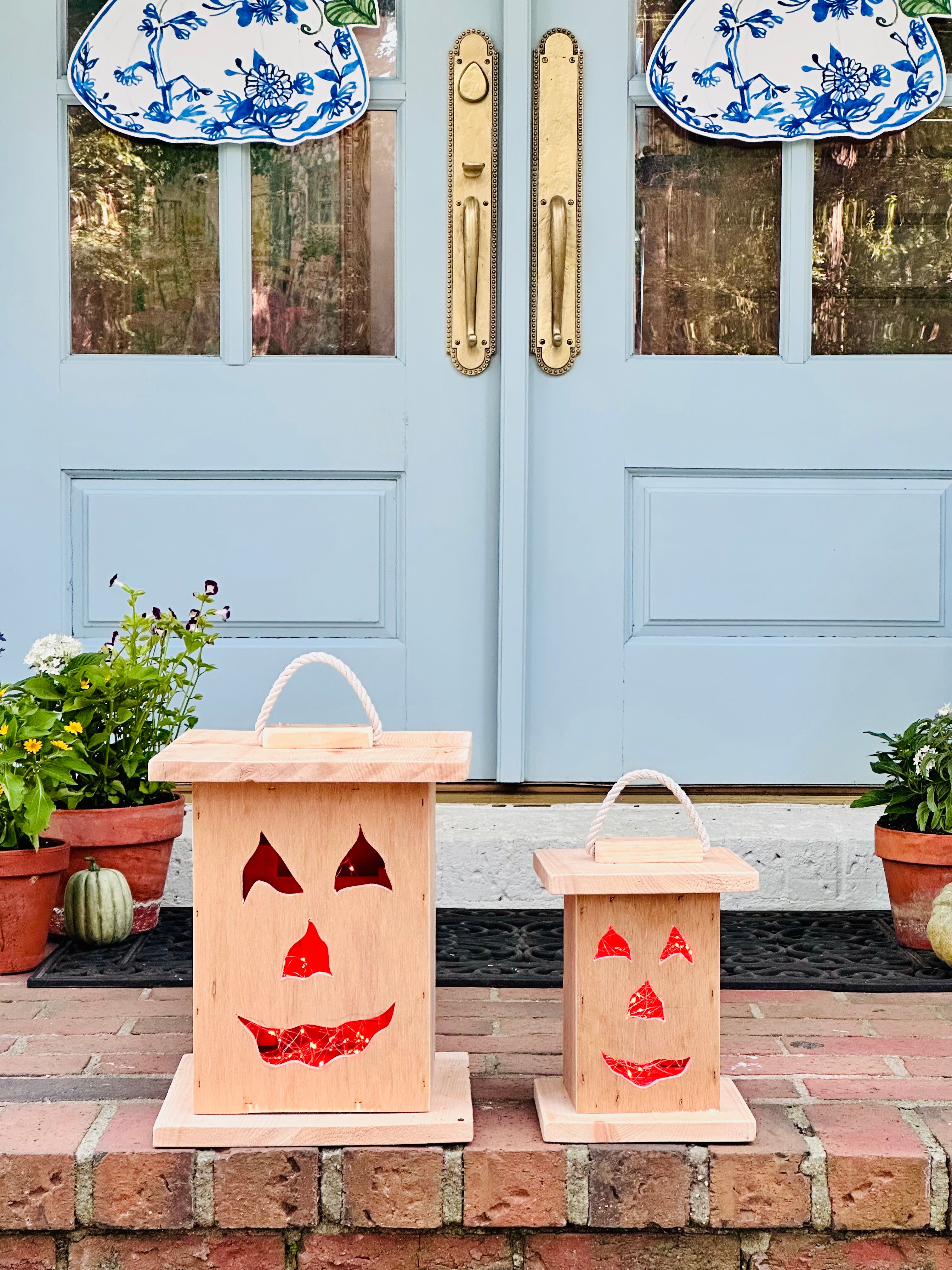 Petite Jack-o’-lantern Hand Crafted by Art Fiala