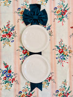 Load image into Gallery viewer, Rare 1987 Haldon Group Swan Plates
