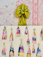 Load image into Gallery viewer, Chartreuse Willow &amp; Pearls Bows
