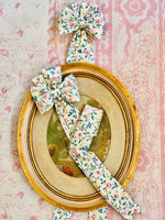 Load image into Gallery viewer, Vintage Waverly Willow &amp; Pearls Bows
