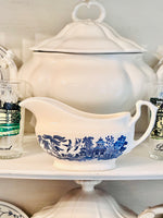 Load image into Gallery viewer, Churchill Blue Willow Gravy Boat
