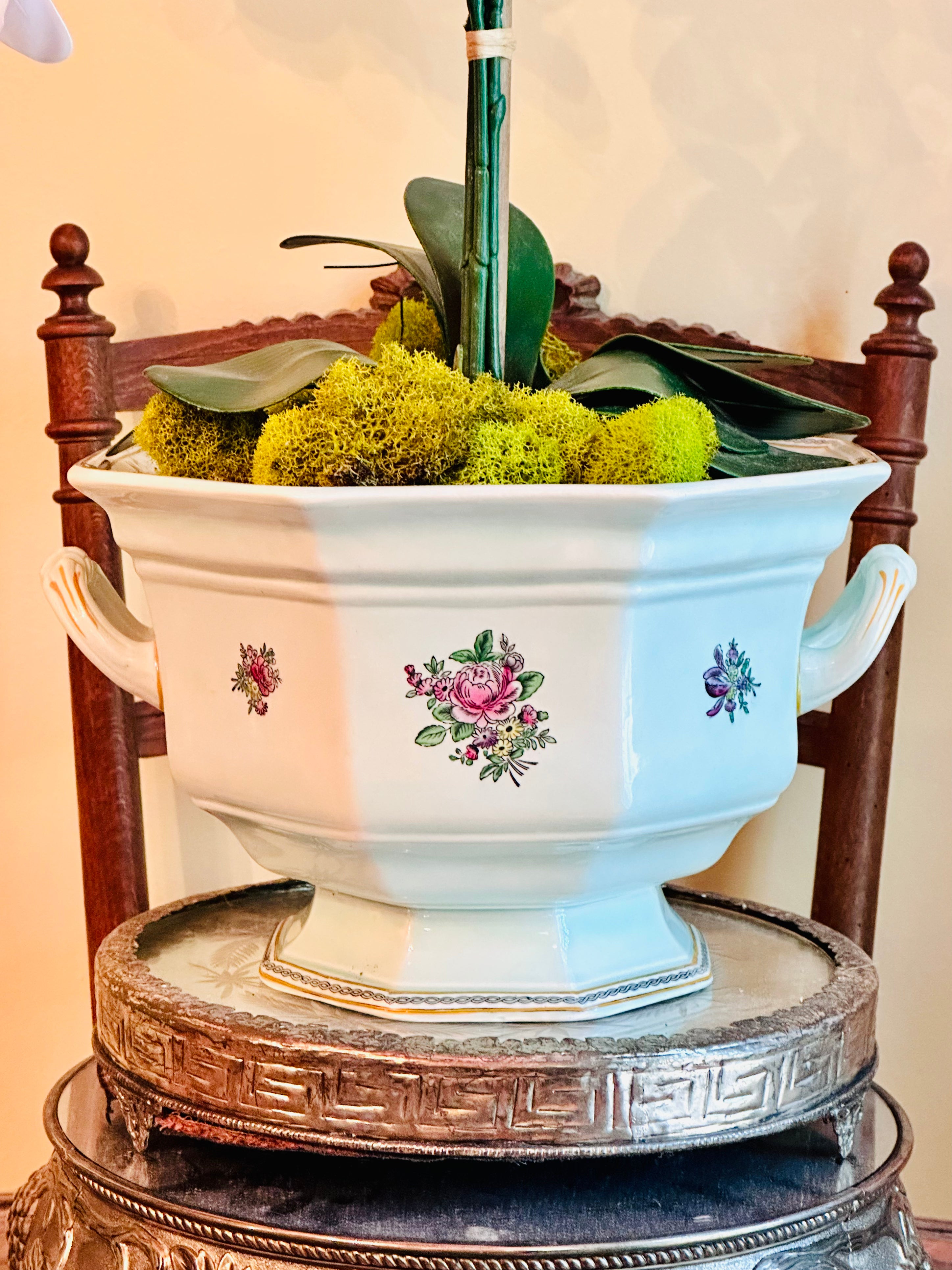 Stunning Calyx Ware Tureen