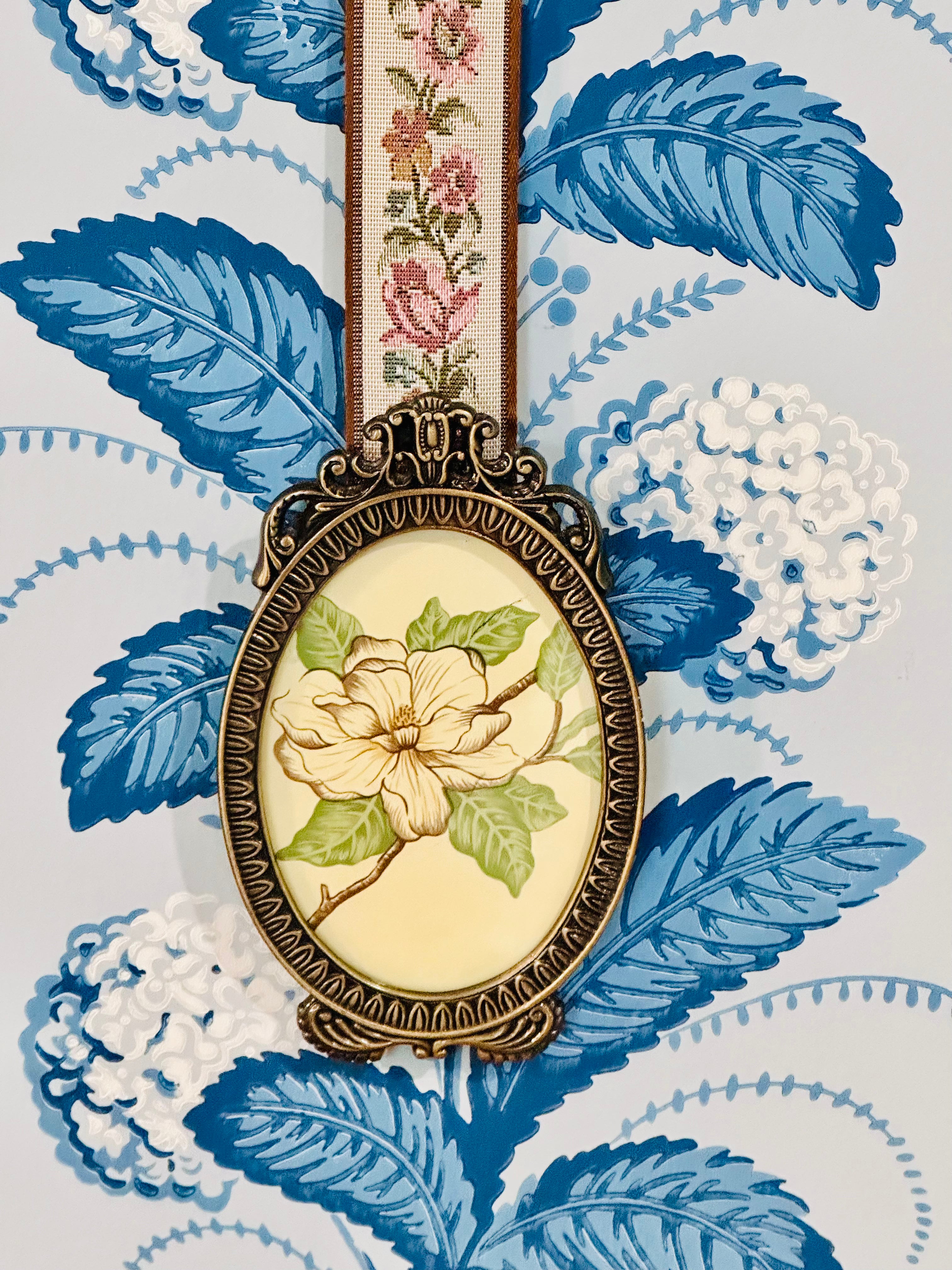 Bow & Tapestry Ribbon Frame