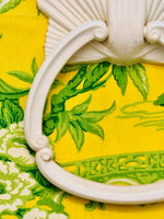 Load image into Gallery viewer, Vintage Hollywood Regency Shell Hand Towel Holder
