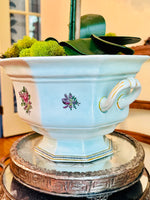 Load image into Gallery viewer, Stunning Calyx Ware Tureen
