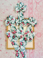 Load image into Gallery viewer, Vintage Waverly Tea Rose Willow &amp; Pearls Bows
