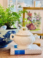 Load image into Gallery viewer, Vintage Tureen
