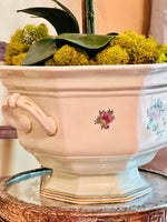 Load image into Gallery viewer, Stunning Calyx Ware Tureen
