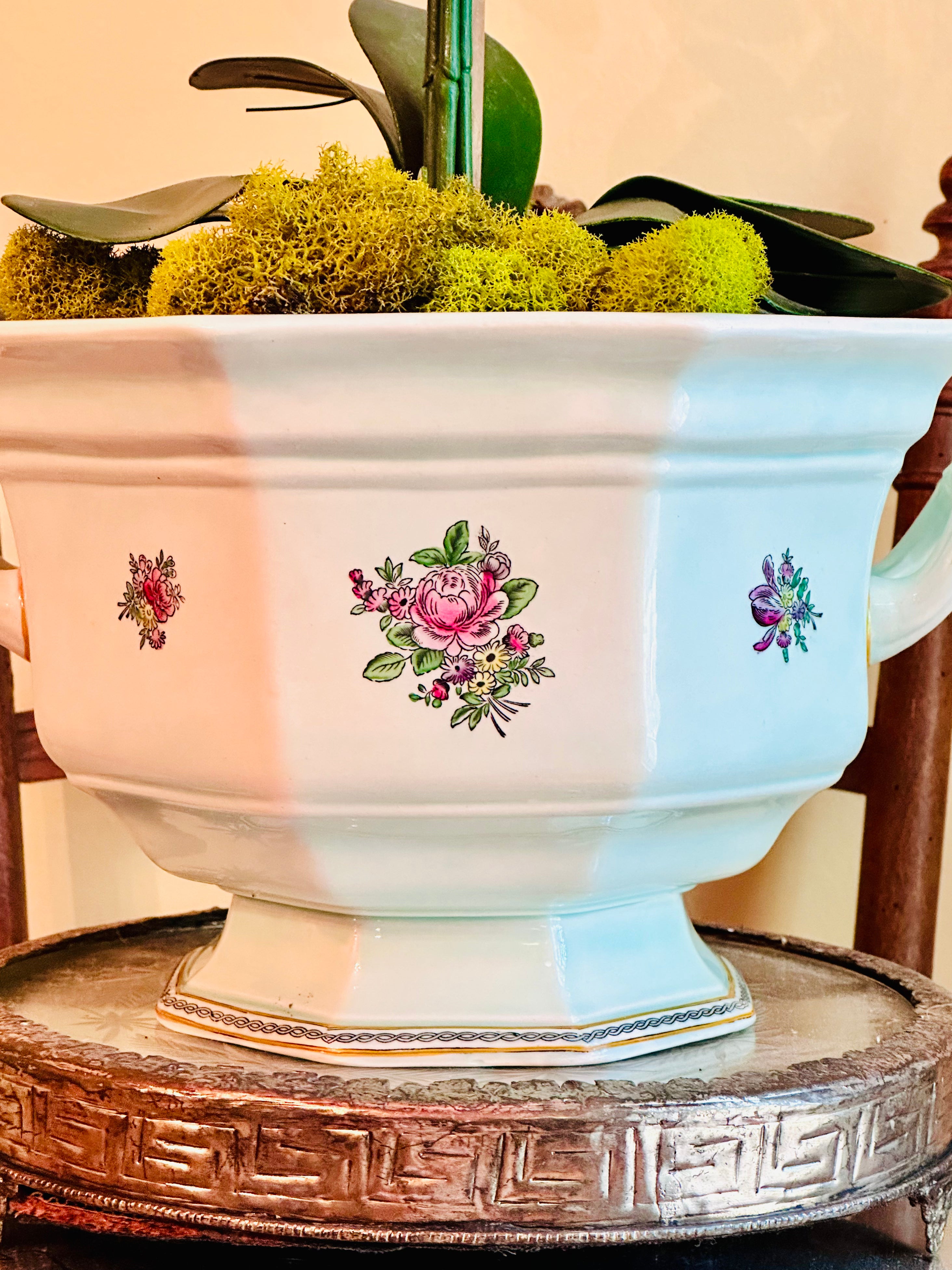 Stunning Calyx Ware Tureen