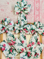 Load image into Gallery viewer, Vintage Waverly Tea Rose Willow &amp; Pearls Bows
